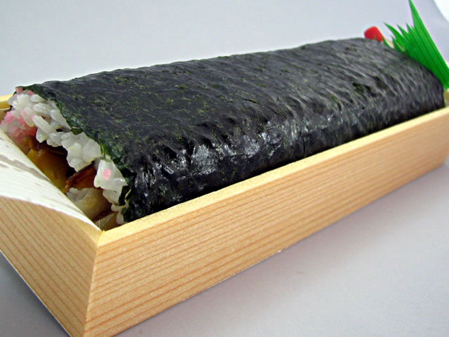 節分2013【美園特製　恵方巻き】当店自慢の寿司飯と七種類の具材が最高にうまい巻き寿司